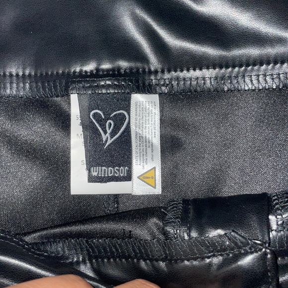 Leather skirt - Picture 3 of 3